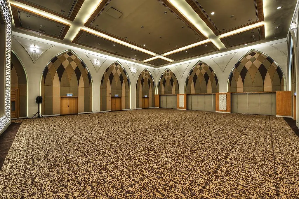Raia Hotel Kota Kinabalu 3*,